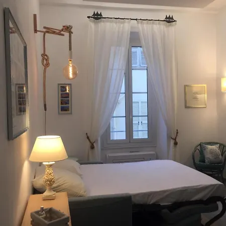 Apartamento Avec Mezzanine, Climatisé, Au Cœur De Menton, Proche Plages Et Commerces - Fr-1-196-300