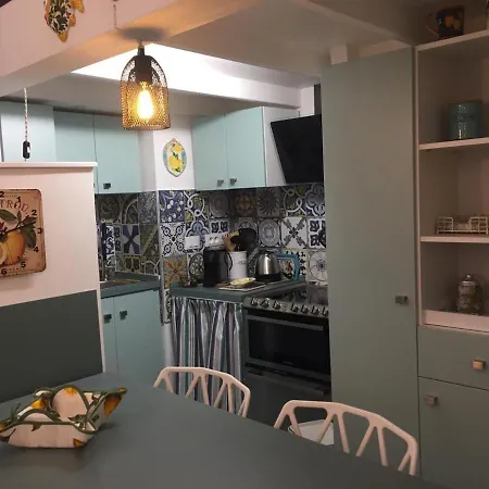 Avec Mezzanine, Climatise, Au Coeur De Menton, Proche Plages Et Commerces - Fr-1-196-300 Apartment